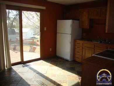 260 W 14th St, Auburn, KS 66402 - photo 5