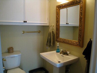 2008 Woodhead St unit A, Houston, TX 77019 - photo 4