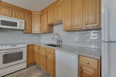 168 Humphrey St unit 2, Swampscott, MA 01907 - photo 2
