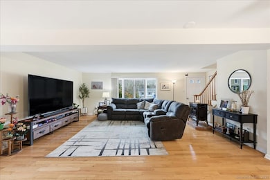 198 Dartmouth Dr, Mystic, CT 06355 - photo 6