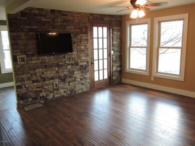 311 Colt Ln, Stroudsburg, PA 18360 - photo 4