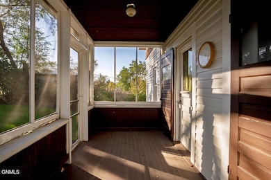 919 6th Ave SE, Jamestown, ND 58401 - photo 6