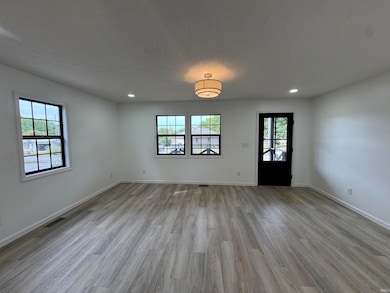 930 Sunset Dr, Covington, IN 47932 - photo 5