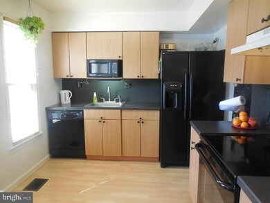 6069 Bonnie Bern Ct, Burke, VA 22015 - photo 4