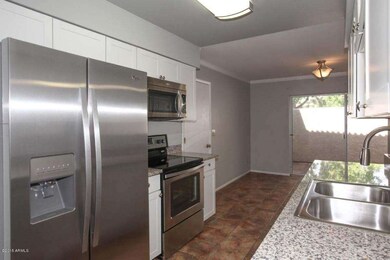 Kitchen3.jpg