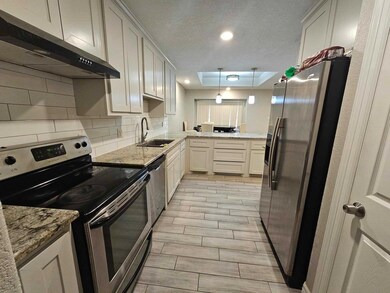 8454 Springtime Ln, Houston, TX 77075 - photo 5