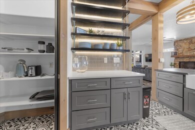 Pantry/Bar Area