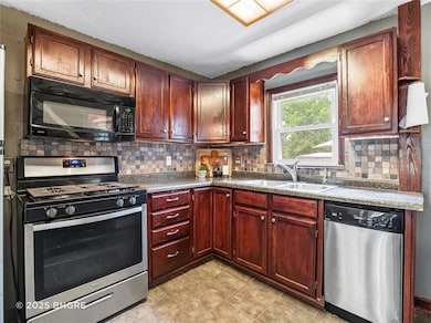 1115 Wade St, Des Moines, IA 50315 - photo 6