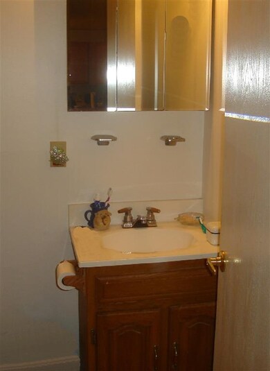 145 Lita Ln, Newmarket, NH 03857 - photo 5