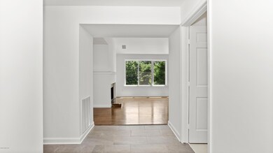 103 W Lyon Farm Dr, Greenwich, CT 06831 - photo 4