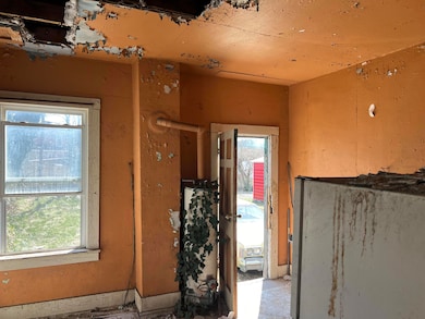 321 E Pine St, Covington, VA 24426 - photo 3