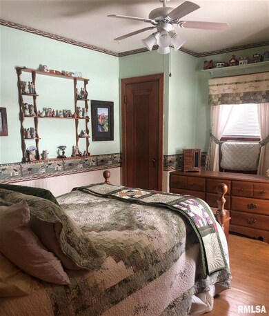 212 N Elmwood Ave, Davenport, IA 52802 - photo 7