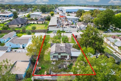 8038 Nellie St, Houston, TX 77022 - photo 2