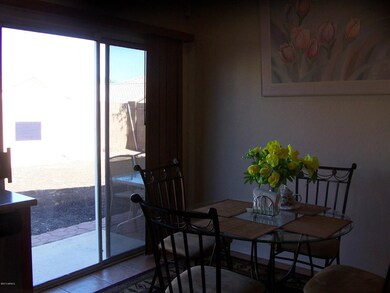 eat-in-kitchen to back yard