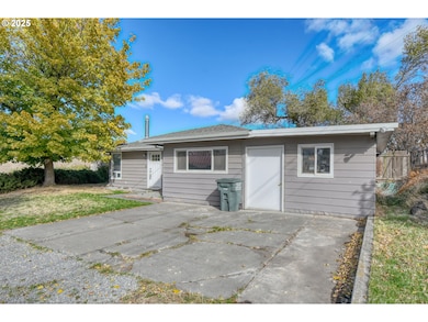 20 NE Nelson Dr, Pendleton, OR 97801 - photo 4