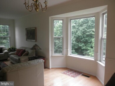 7631 Seabrook Ln, Springfield, VA 22153 - photo 6