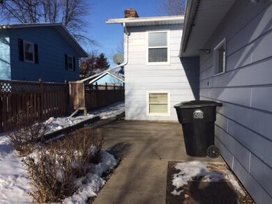 1910 Continental Dr, Grand Forks, ND 58201 - photo 4