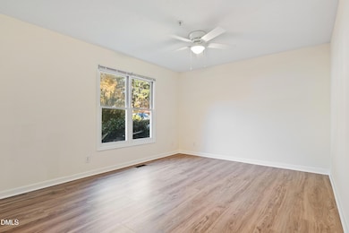 121 Westview Dr unit 33 Brighton, Carrboro, NC 27510 - photo 2