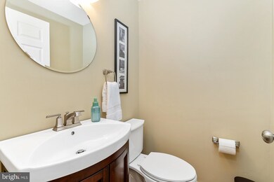 13152 Brynwood Ct, Herndon, VA 20171 - photo 5