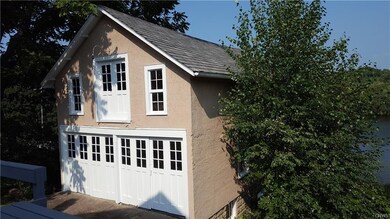 Tri-Level Carriage House