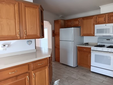 4901 Oak Point Dr, Middleborough, MA 02346 - photo 2