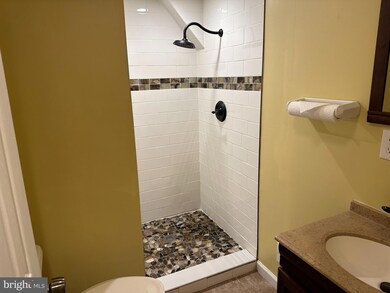 6511 Quentin Ct, New Carrollton, MD 20784 - photo 7