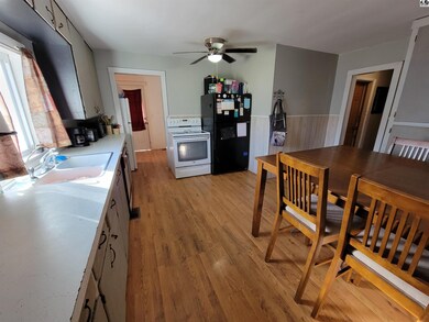 446 S Tulip St, McPherson, KS 67460 - photo 3