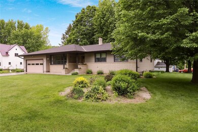 407 S Scott St, Elmwood, WI 54740 - photo 4