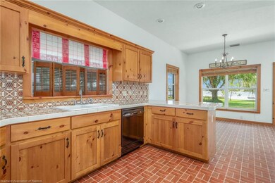 918 Lake Dr E, Lake Placid, FL 33852 - photo 7