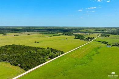 25299 Windy Hill Rd, Maple Hill, KS 66507 - photo 2