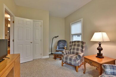 943 Linworth Village Dr, Columbus, OH 43235 - photo 4