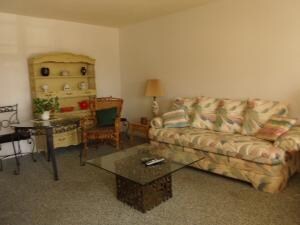 118 Norwich E, West Palm Beach, FL 33417 - photo 2