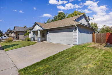 202 NW 25th St, Redmond, OR 97756 - photo 3