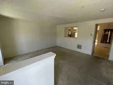 26 Tamers Ct, Windsor Mill, MD 21244 - photo 2