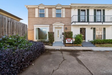 For Sale!!   Beautiful Open floorplan! 2-bedroom 2