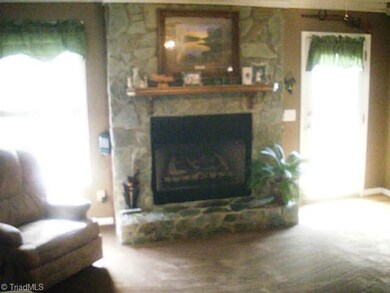 1363 Cortez Rd, Asheboro, NC 27205 - photo 4