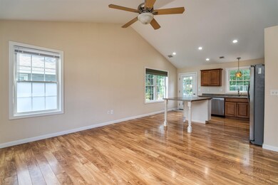 11 Waverly St, Rochester, NH 03867 - photo 6