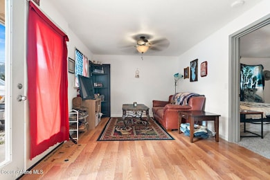 003-412NDivisionSt-Pinehurst-ID-83850-SM