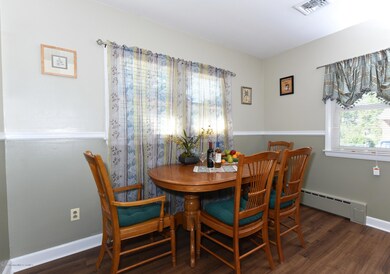 388 Morristown eatin kitchen