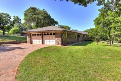 4500 Tall Oaks Ct, Edmond, OK 73025 - photo 2