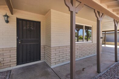 1921 E Meadow Dr-6
