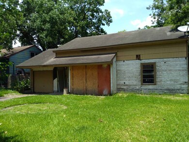 3831 Zephyr St, Houston, TX 77021 - photo 3