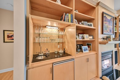 10649 N Hidden Reserve Cir, Mequon, WI 53092 - photo 6