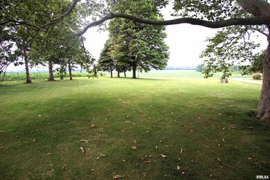 610 Home Ave, Lincoln, IL 62656 - photo 4