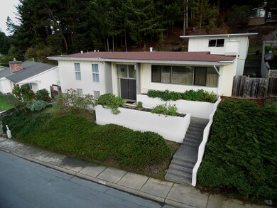 2040_Margaret_ Ln_Arcata_CA002