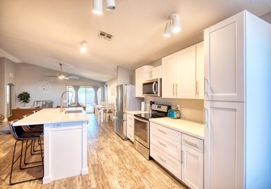 -KITCHEN 4