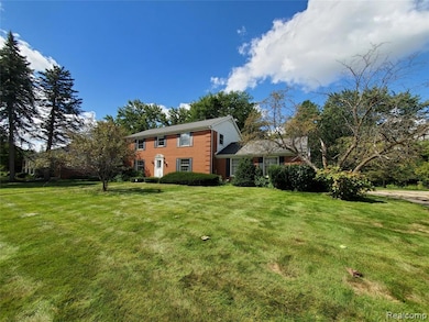 8276 Appleway Dr, Grand Blanc, MI 48439 - photo 2