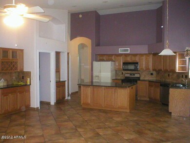 Kitchen w/Dry Bar