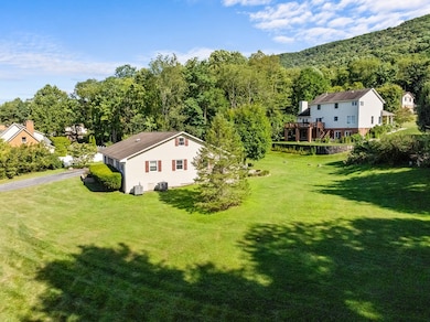 628 Oriole St, Bluefield, VA 24605 - photo 2