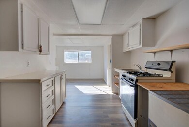 10317 Blackwell Rd, Central Point, OR 97502 - photo 7